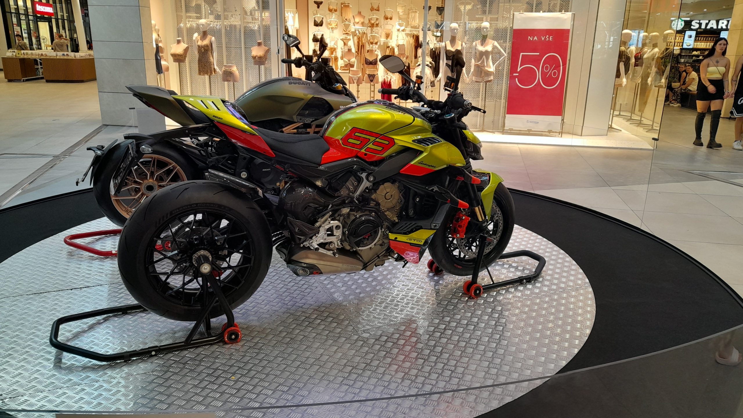 Výstava Motocyklů v Šantovka Olomouc